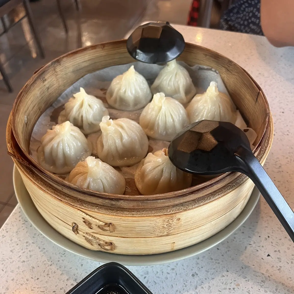 小籠包 xiao long bao
